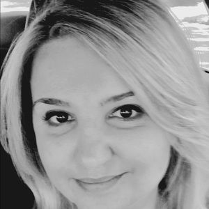 Meet your Posher, Monika